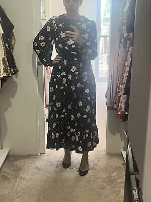 Seed Size 8 Black Floral Dress • $25