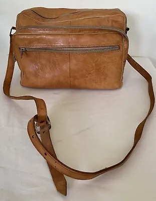 1970s Vintage Brown Hide Leather Flight Bag Lightweight Overnight Travel Bag • £35