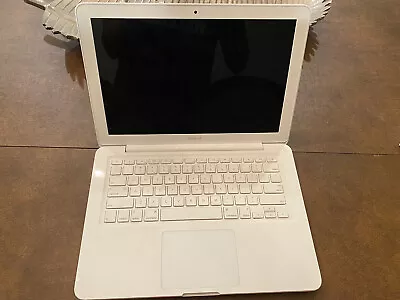 Apple MacBook Laptop (Mid 2010). Speakers Broken • $79.99