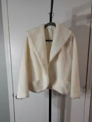 Canda-Lynn Women's Vintage Made In USA White Faux Fur Jacket Size M / L • $29.50