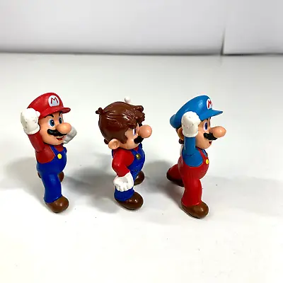 JAKKS Super Mario Bros 2.5” World Of Nintendo Action Figure Raised Fist Lot Of 3 • $13