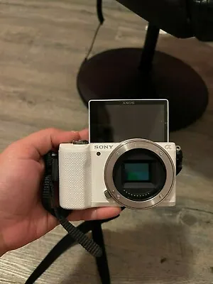 $310 • Buy Sony Alpha A5000 20.1MP Camera - White, Mirrorless/Vlogging Camera, Body Only