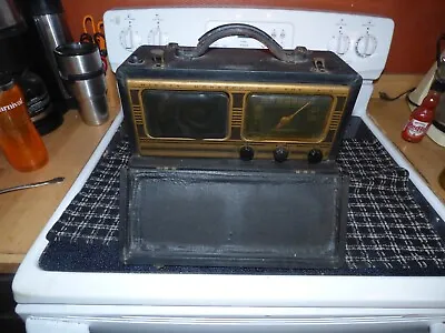 VINTAGE  MAJESTIC Mighty Monarch Of The Air Seven Tube  Portable Radio AC-DC • $100