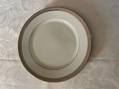 Mikasa Palatial Platinum 10 1/2  Dinner Plates - L3235 • $25