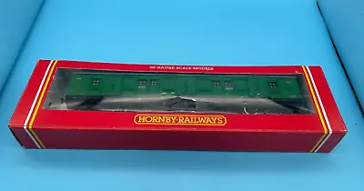 HORNBY R178 OO GAUGE SR BOGIE LUGGAGE VAN (MALACHITE) No 2300 – BOXED • £3.99