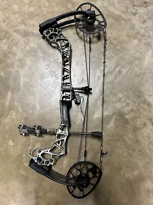 Mathews Triax 60Lbs 28  RH • $599.99