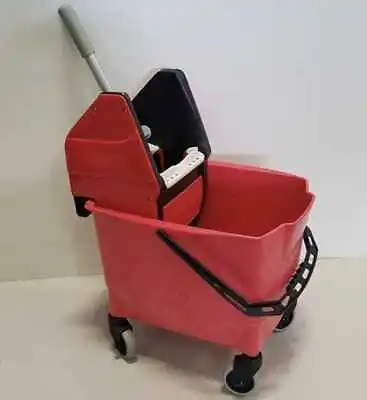 Rubbermaid Kentucky Mop Bucket With Wringer On Wheels Heavy Duty • £84.99