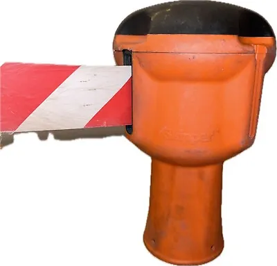 Skipper Original Retractable Safety Barrier - Pole Or Cone Mounted • £24.99