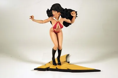 Dynamite Entertainment Vampirella 8  Adam Hughes Regular Ed. Statue #208/300 MIP • $256.49