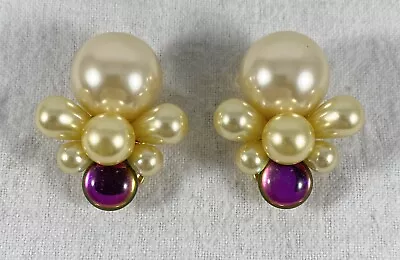 Vintage Wendy Gell Clip Earrings Goldtone Lucite • $19.99