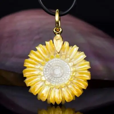 Flower Pendant Mother-of-Pearl & Vermeil Gold-plated Over Sterling Silver 5.52 G • $58
