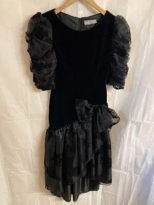 Principles Ladies Vintage Dress Black Velvet And Lace Size 10 CG N14 • £7.99