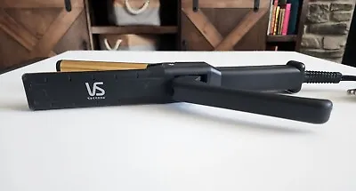 Vidal Sassoon Hair Straightener Iron VS190 Hair Styling Tool 1.5  Gold Works  • $15