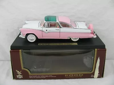 Road Legends 1/18 Diecast Pink & White 1955 Ford Fairlane Crown Victoria #92138 • $24.99