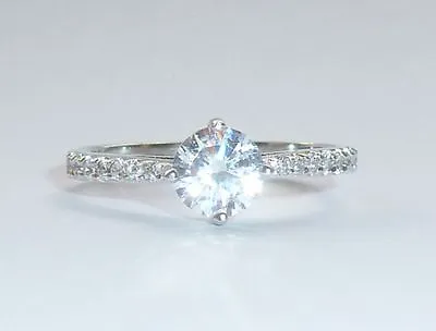 {r043} High Quality 18k White Gold Plated Cubic Zirconia Ring.  • £6.99