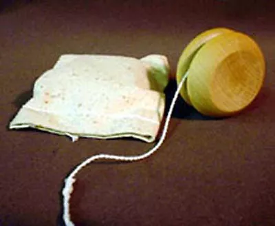 Folk Toys Classic Wooden Yoyo Natural Hardwood Bandilor With Cloth Pouch 357514 • $10.95