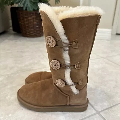 UGG Women’s Boot Bailey Button Triplet II 1873 Size 8 Chestnut EU 39 Gently Worn • £38.73