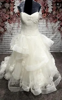 Vera Wang Wedding Dress • $375