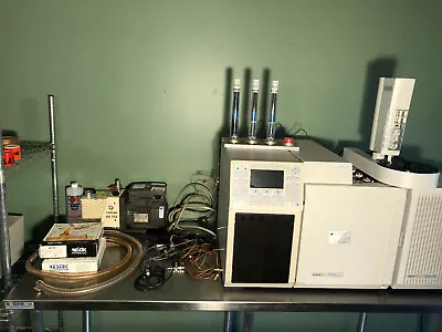 Varian CP-3800 GC W/ Saturn Ion Trap 2000 GC/MS/MS System & AutoSampler CP-8400  • $3950