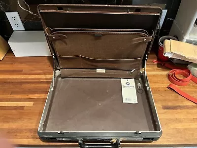 Samsonite Signat Vintage Hardshell Briefcase Brown Color With Key • $18