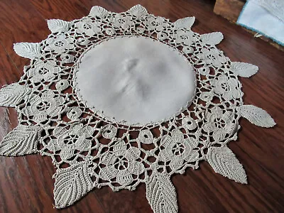 Vintage 24  Round Table Topper Handmade Vietnamese Lace Flowers Leaves • $18.95