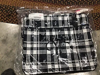 Thirty One Away For The Weekender In Houndstooth Plaid W/ W Embroidered In Black • $80