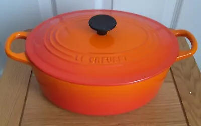 Le Creuset Orange Oval Casserole Dish Dutch Oven Cast Iron 25cm FREE POSTAGE  • £38