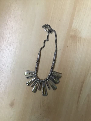 £2 • Buy Costume Jewellery - Necklace 