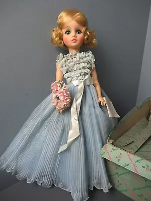 Vintage Madame Alexander Doll Elise Original With Tag C4 Rg • $99.94