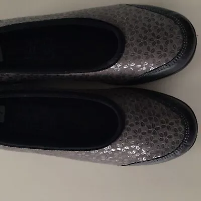 Easy B Ladies Size 7 Extra Wide Fit Grey Two Tone Slip-on Flat Shoes - New • £3.30