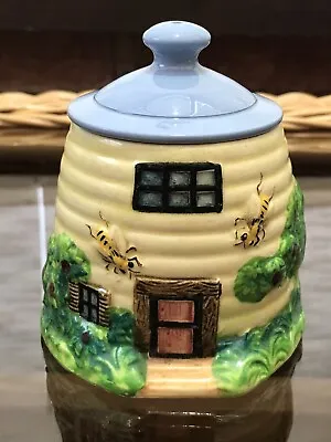 Vintage Japanese Marutomoware Marutomo Honey Pot Beehive Cottage With Bee  • £25