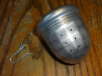 Vintage 2.50” Aluminum Ridged Acorn Tea Strainer Infuser W Chain • $5.49