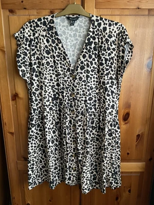 £2.75 • Buy New Look Dress Womens Size 10 Short Sleeve Button Front Animal Print Beige