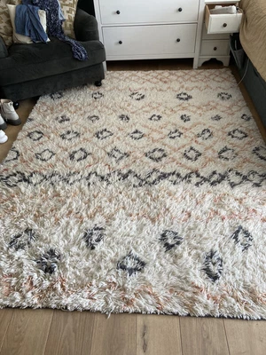 £40 • Buy Large Rug 240 X 180 Cm
