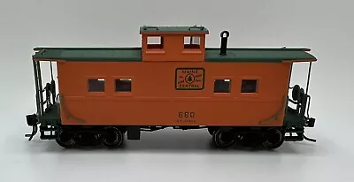 Proto 2000 #8517 HO Scale Maine Central Center Cupola Steel Caboose Road #660 • $67.50