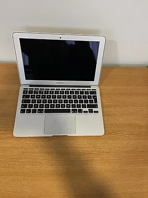 Apple MacBook Air 11” Early 2015 Intel I7 2.20GHz 8GB RAM • £30