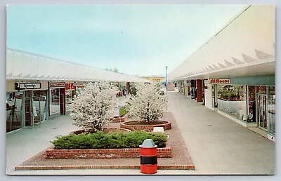 Vintage Postcard CT Milford Post Center Mall Shops Chrome ~7845 • $2.01