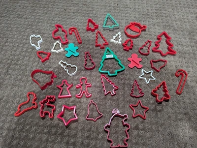 $8.25 • Buy Cookie Cutters Lot Of 33 Christmas Vintage Plastic Red/white/green-baking/crafts