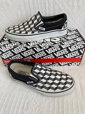 Unisex Vans Classic Slip-on Trainers Uk Size 4 Black And White Z Cubes • £20