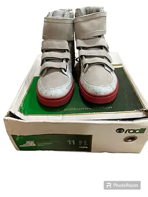 Vintage Radii  Mens Sneakers Size 11 • $70