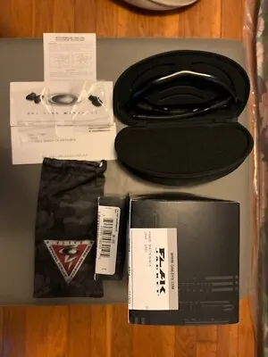 OAKLEY SI Flak Jacket 11-003 Matte Black Frame/Grey Lens(needs Replacement) • $70