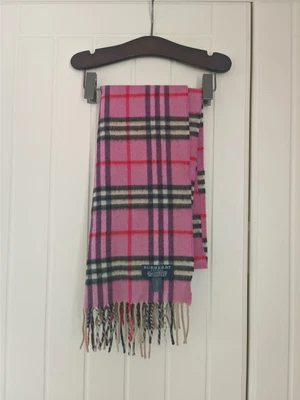 £125 • Buy Burberry Pink Cashmere Nova Check  Scarf
