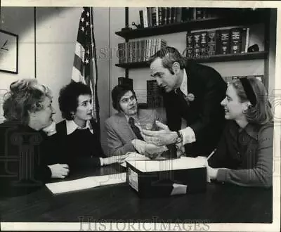 1973 Press Photo Capital District Common Cause Group Meets In Albany New York • $16.99