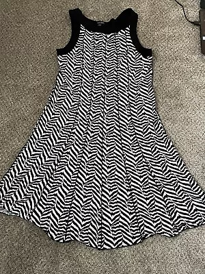 Voir Voir Black & White Sleeveless Polyester Blend Dress Sz 14 Shipping Incl • $10