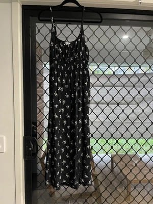 $12 • Buy Hollister Dress S