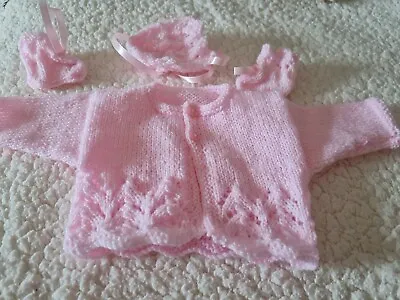 Hand Knitted Preemie Baby Set. • £6.50