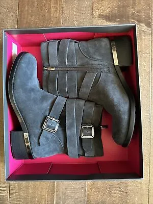 Vince Camuto VC-Webey Gray Suede Leather Ankle Boots 8M • $16