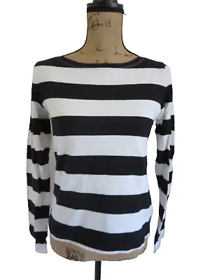 $5 • Buy Uniqlo Black & White Striped Long  Sleeve Top Size S