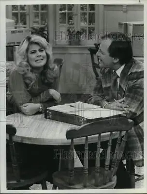 1982 Press Photo Actors Lisa Whelchel In  The Facts Of Life  Episode On NBC • $15.99