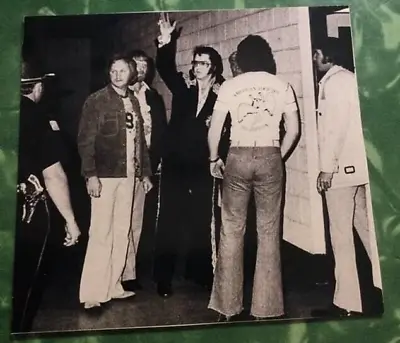 Elvis Presley-4X4 B/W RARE Candid With Hebler West And Schilling-1975 • $1.25